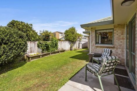 Photo of property in 1c Kereru Bend, Tawa, Wellington, 5028