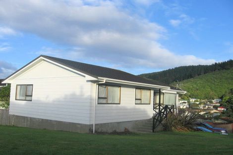 Photo of property in 1 Deveron Place, Tawa, Wellington, 5028