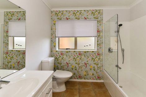 Photo of property in 23 Sandwick Drive, Weymouth, Auckland, 2103