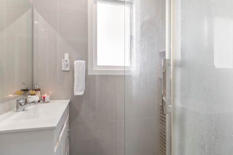 Photo of property in 2/13 Templeton Place, Clendon Park, Auckland, 2103