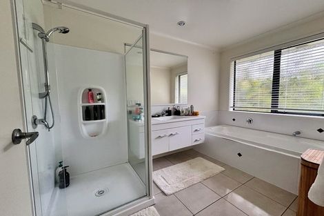 Photo of property in 24 Silkwood Crescent, Karaka, Papakura, 2113