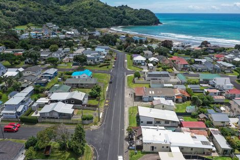 Photo of property in 35 Beach Road, Waihi Beach, 3611