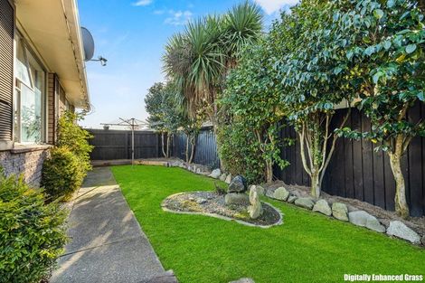 Photo of property in 12 Waratah Street, Avondale, Christchurch, 8061