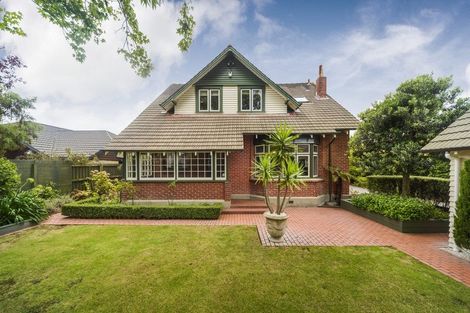 Photo of property in 7 Alan Street, Palmerston North, 4414