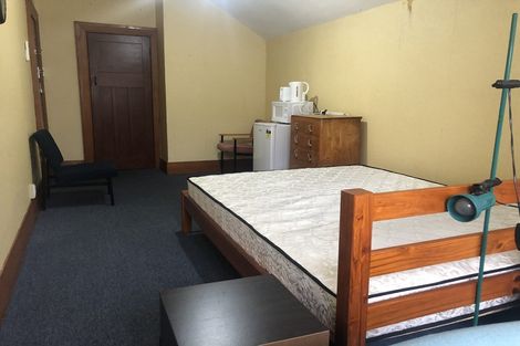 Photo of property in 82 Manor Place, Dunedin Central, Dunedin, 9016