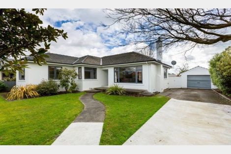 Photo of property in 17 Puriri Terrace, Roslyn, Palmerston North, 4414