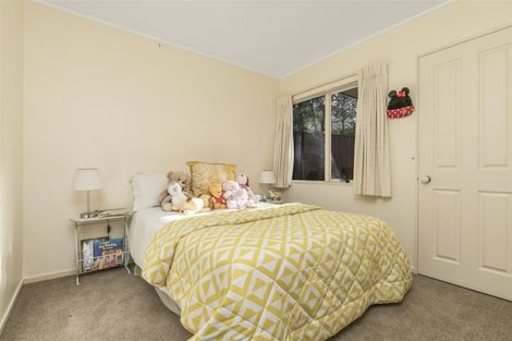 Photo of property in 6a Fayette Place, Te Atatu South, Auckland, 0610