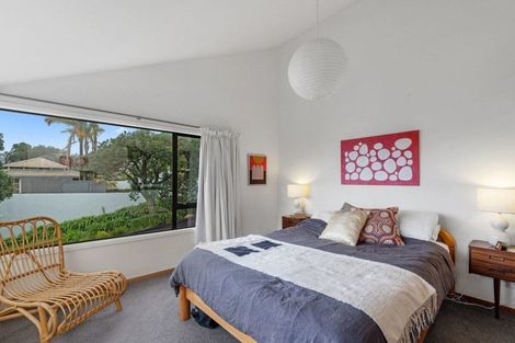 Photo of property in 1/18 The Esplanade, Castor Bay, Auckland, 0620