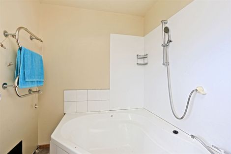 Photo of property in 8 Peterhead Place, Flaxmere, Hastings, 4120