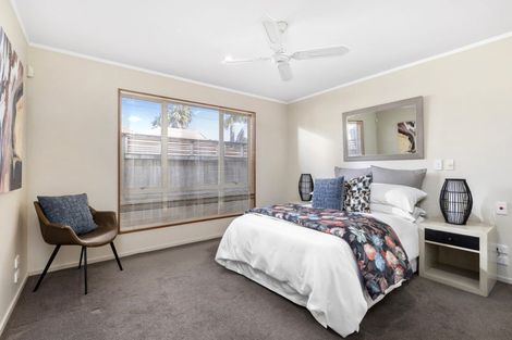 Photo of property in 11 Angel Way, Stanmore Bay, Whangaparaoa, 0932