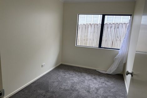 Photo of property in 40 Sunvista Avenue, Oteha, Auckland, 0632