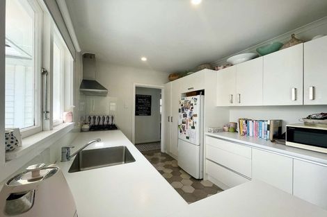 Photo of property in 57 Paynters Avenue, Strandon, New Plymouth, 4312