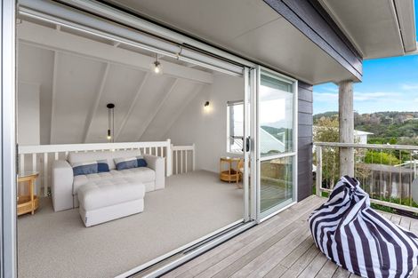 Photo of property in 43 Cumberland Street, Leigh, 0985