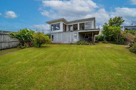 Photo of property in 31 Roberts Road, Matakatia, Whangaparaoa, 0930