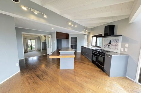 Photo of property in 412 Taupaki Road, Kumeu, 0892