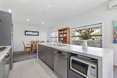 Photo of property in 5 Willowgrange Place, Pukekohe, 2120