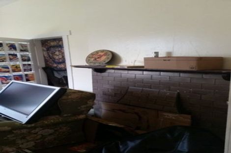 Photo of property in 60 Kelburn Parade, Kelburn, Wellington, 6012