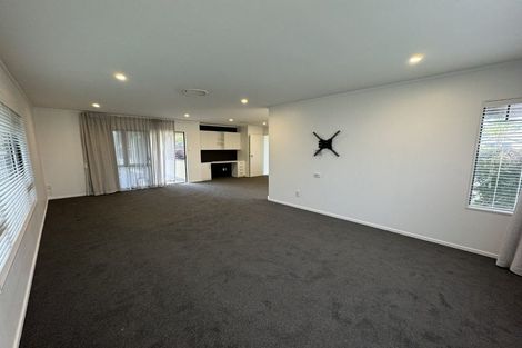 Photo of property in 11 Aspen Way, Kelvin Grove, Palmerston North, 4414
