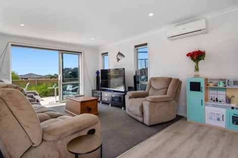 Photo of property in 22 Lakeside Terrace, Omokoroa, 3114
