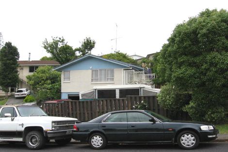 Photo of property in 18 Sequoia Place, Sunnynook, Auckland, 0620