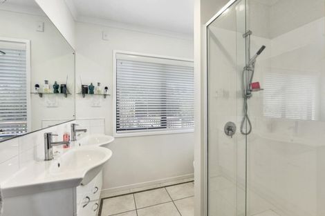 Photo of property in 3 Streets Way, Timberlea, Upper Hutt, 5018