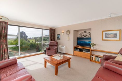 Photo of property in 413 Cashmere Road, Westmorland, Christchurch, 8025