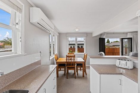 Photo of property in 8 Le Quesne Place, Fairfield, Hamilton, 3214