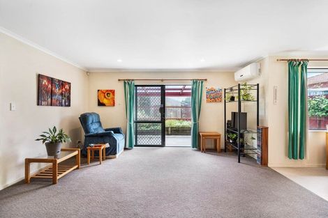Photo of property in 3 Carling Avenue, Massey, Auckland, 0614