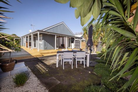 Photo of property in 32 Webb Place, Papamoa Beach, Papamoa, 3118