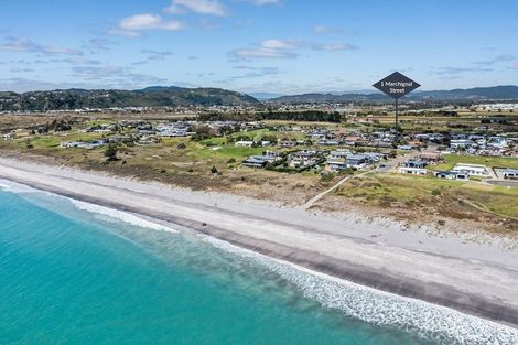 Photo of property in 1 Marchignal Street, Coastlands, Whakatane, 3120