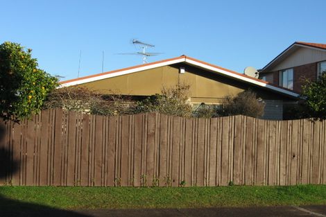 Photo of property in 19 Lillian Place, Orewa, 0931
