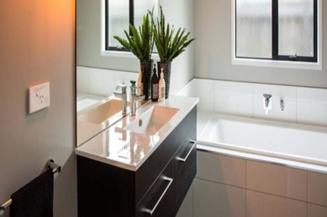 Photo of property in 138 Taupaki Road, Taupaki, 0782