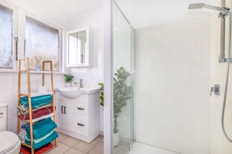 Photo of property in 8 Takapuwahia Drive, Takapuwahia, Porirua, 5022