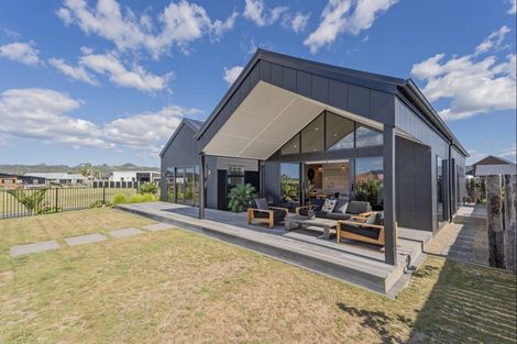 Photo of property in 9 Awatea Drive, Whitianga, 3510