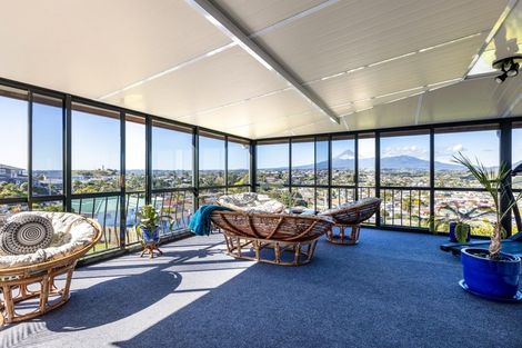 Photo of property in 29 Scott Street, Moturoa, New Plymouth, 4310