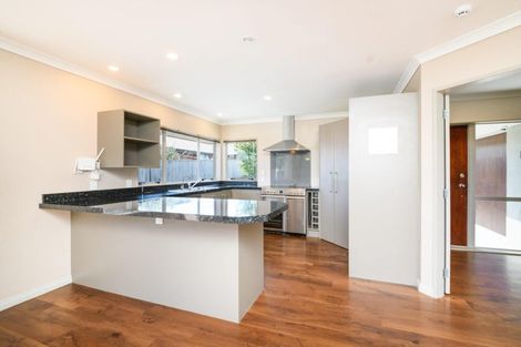 Photo of property in 27 Johnstone Drive, Fitzherbert, Palmerston North, 4410