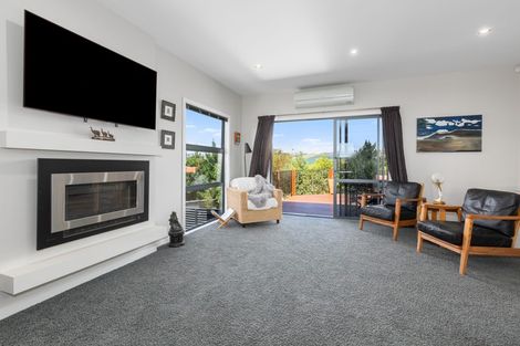Photo of property in 154 Endeavour Drive, Whitby, Porirua, 5024