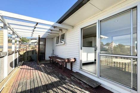Photo of property in 92 Bond Crescent, Forrest Hill, Auckland, 0620
