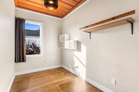 Photo of property in 44 Tennyson Street, Dannevirke, 4930