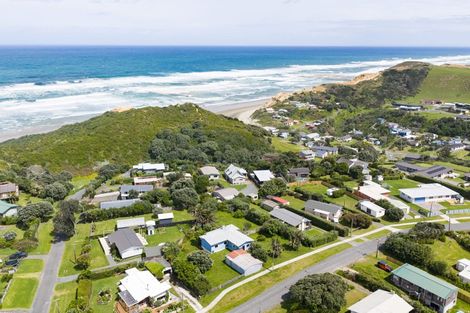 Photo of property in 8-10 Kelly Street, Baylys Beach, Dargaville, 0377