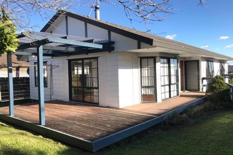 Photo of property in 2/16 De Quincey Terrace, Highland Park, Auckland, 2010