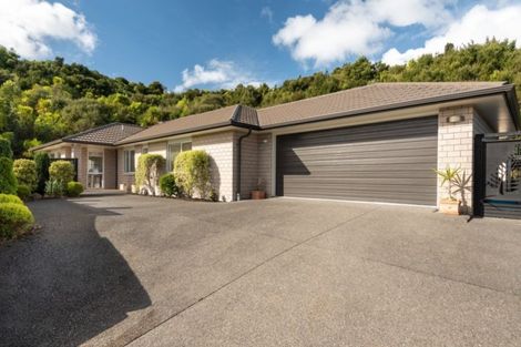 Photo of property in 22 Ellesmere Close, Pyes Pa, Tauranga, 3112