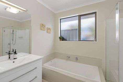 Photo of property in 15 Armour Place, Halswell, Christchurch, 8025