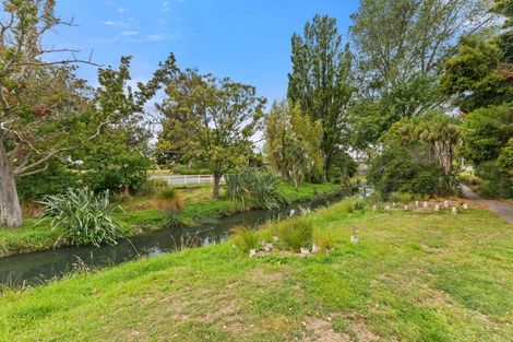 Photo of property in 9 Esher Place, Saint Martins, Christchurch, 8022