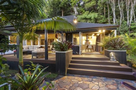 Photo of property in 128 Opanuku Road, Henderson Valley, Auckland, 0612