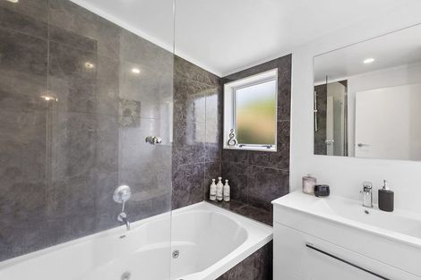 Photo of property in 166 Lemon Street, Strandon, New Plymouth, 4312