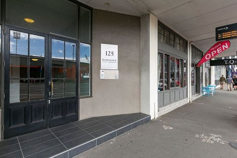 Photo of property in Endeavour Apartments, 18/125 Thorndon Quay, Pipitea, Wellington, 6011