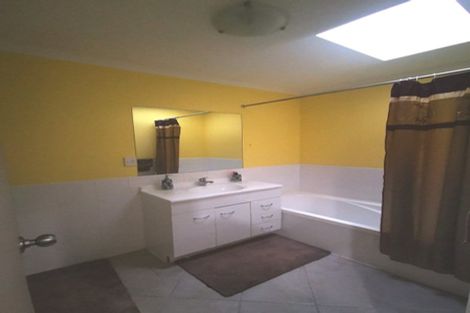 Photo of property in 24 Barnea Circle, Glen Eden, Auckland, 0602