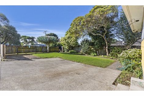 Photo of property in 1 Bardia Road, Panmure, Auckland, 1072