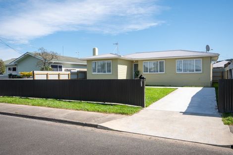 Photo of property in 21 Holyrood Street, Taradale, Napier, 4112